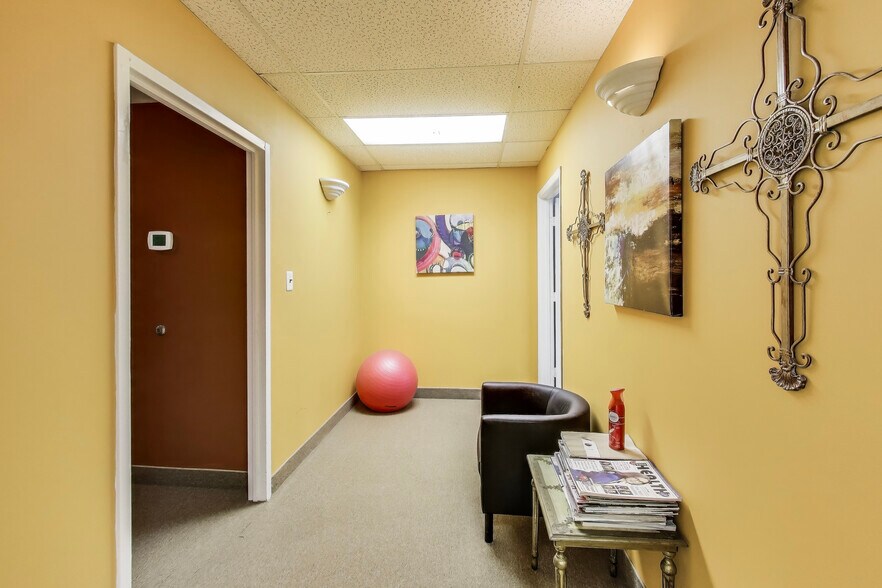 More Photos Of 6400 Seven Corners Pl, Falls Church Office For Sale