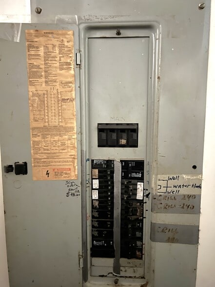 More Photos Of 854 NC-770, Mayodan Bar For Sale