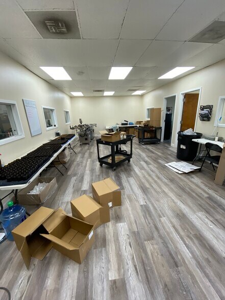 More Photos Of 7620-7640 Tyler Blvd, Mentor Warehouse For Lease
