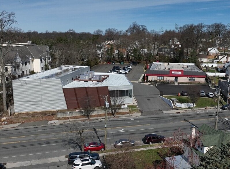 More Photos Of 41 Forest Ave, Glen Cove Storefront For Lease
