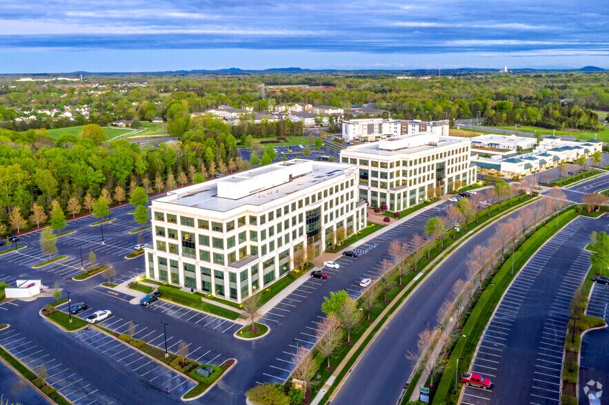 More Photos Of 3545 Whitehall Park Dr, Charlotte Office For Lease