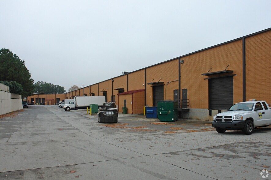 More Photos Of 2395 Pleasantdale Rd, Doraville Warehouse For Lease