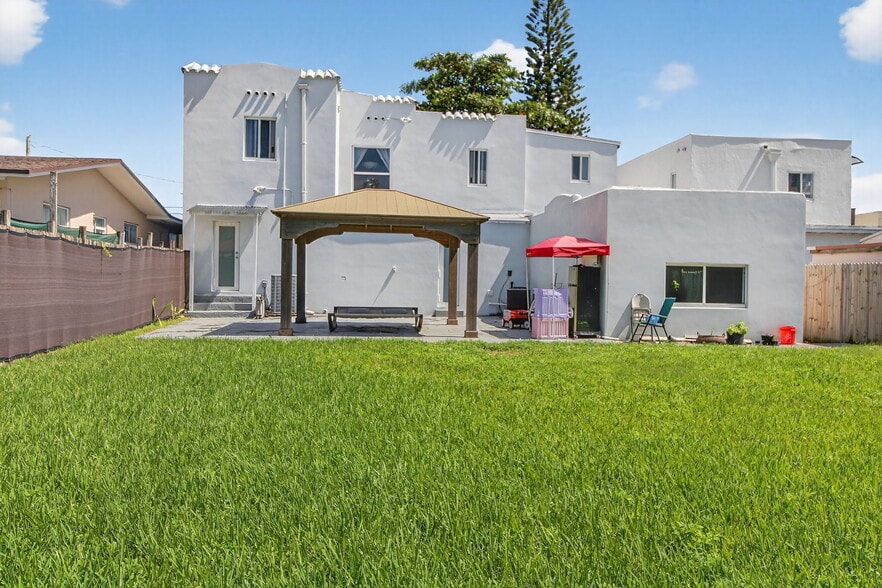 More Photos Of 1680 NW 22nd Ct, Miami Multifamily For Sale