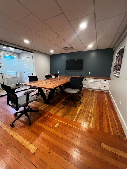 More Photos Of 50 Main St, East Greenwich Storefront Retail Office For Lease