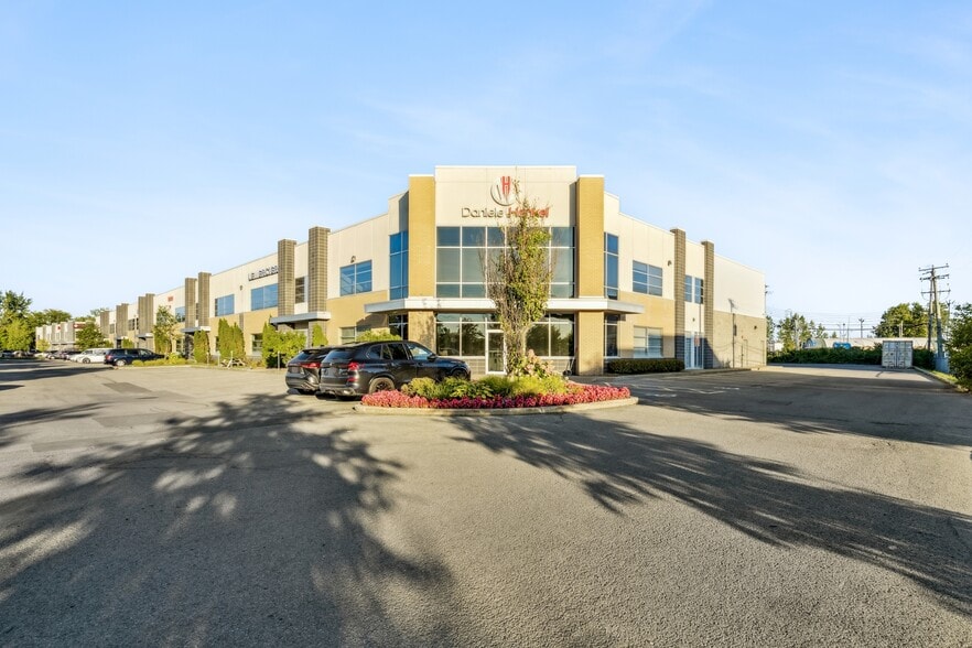 Primary Photo Of 9283 Rue Thimens, Pierrefonds Office For Sale