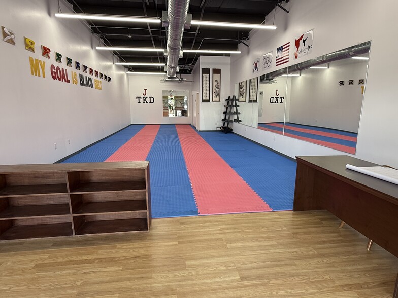 More Photos Of 24525 Gosling Rd, Spring Unknown For Lease