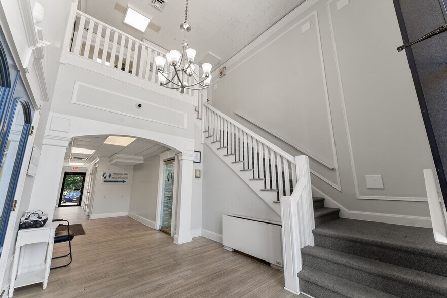 More Photos Of 1115 Clifton Ave, Clifton Medical For Lease