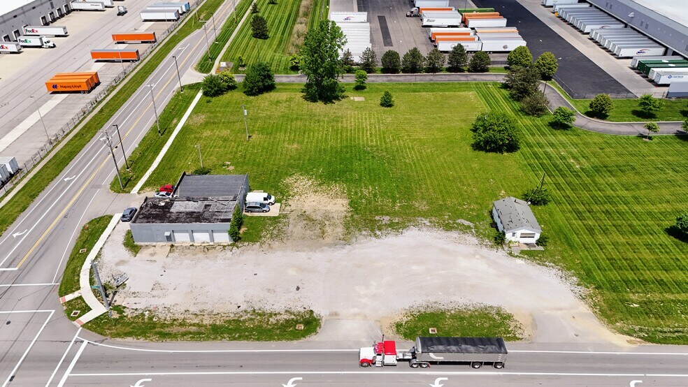 More Photos Of 2166 London Groveport Rd, Lockbourne Freestanding For Sale