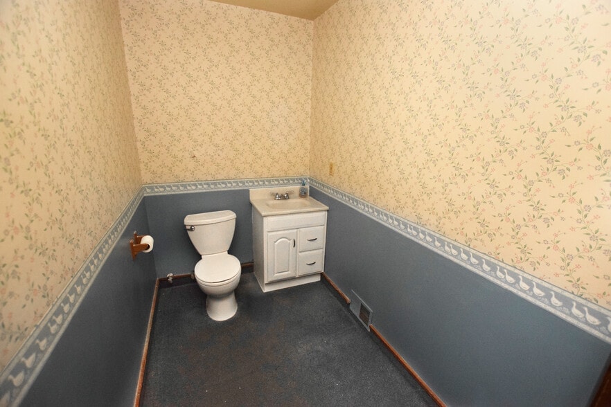 More Photos Of 320 E Grand Blanc Rd, Grand Blanc Office For Sale