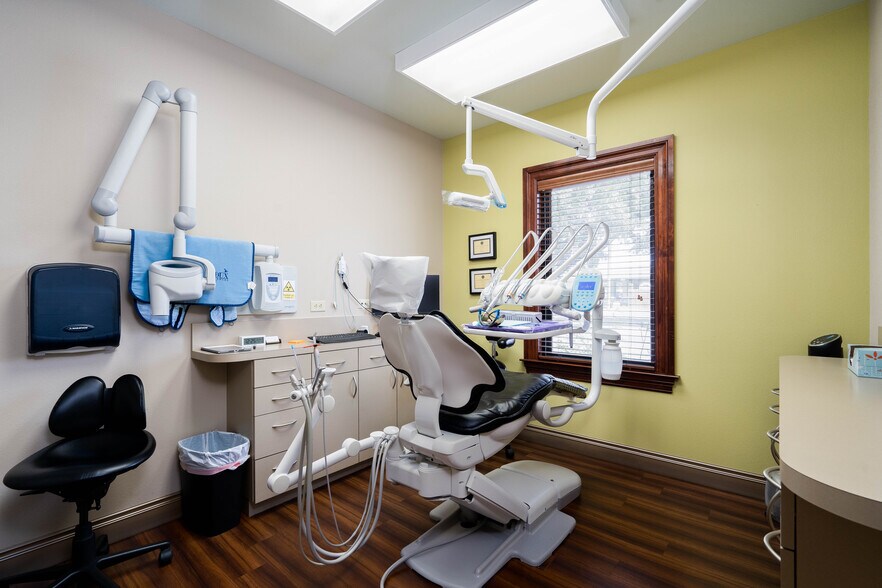 More Photos Of 4407 Menchaca Rd, Austin Medical For Lease