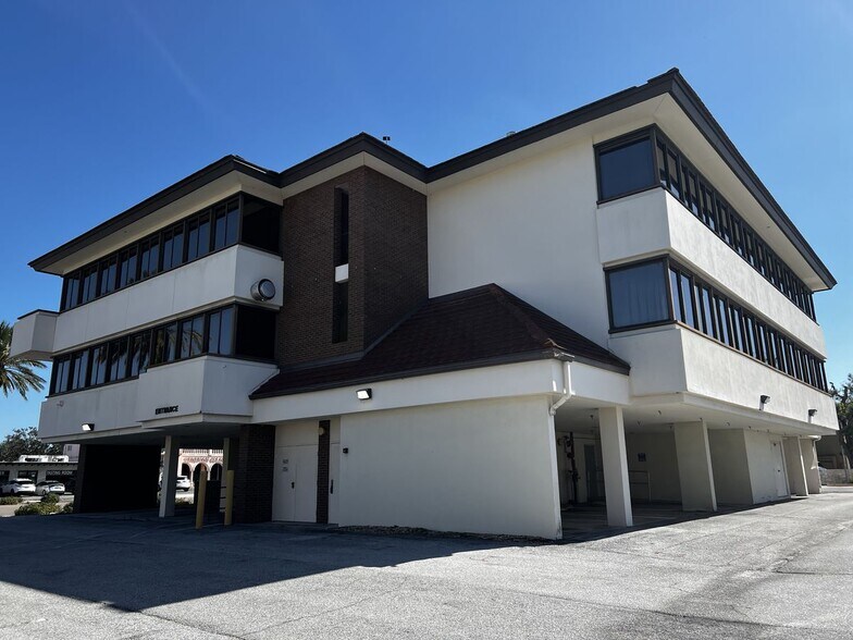 More Photos Of 420 Tamiami Trl S, Venice Medical For Sale
