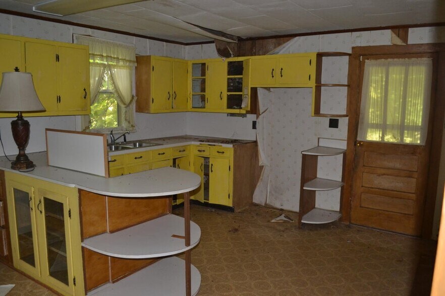 More Photos Of 1344 US 127 Byp, Pikeville Flex For Sale
