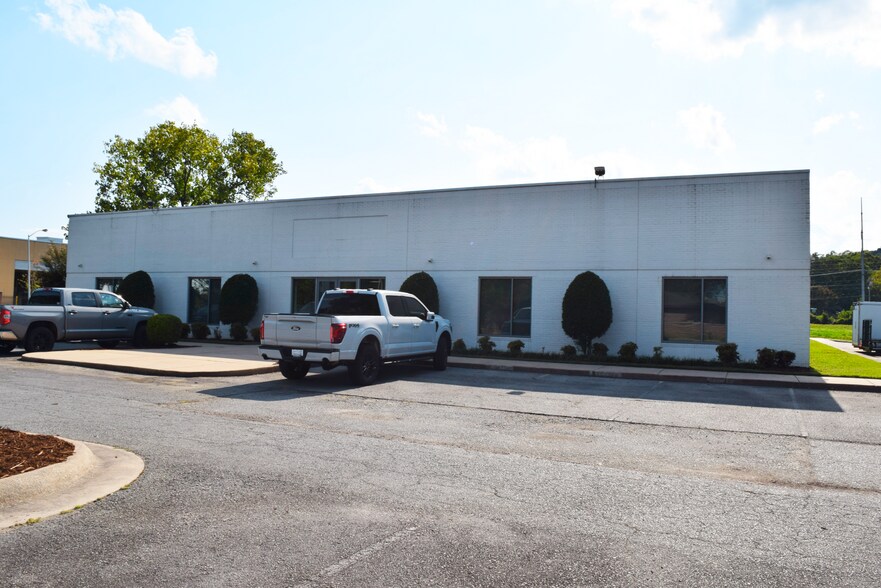 More Photos Of 2100 Brookwood Dr, Little Rock Office For Lease