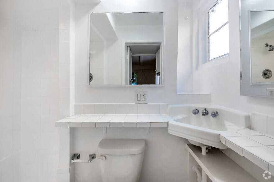 More Photos Of 1260 N Hayworth Ave, West Hollywood Apartments For Sale