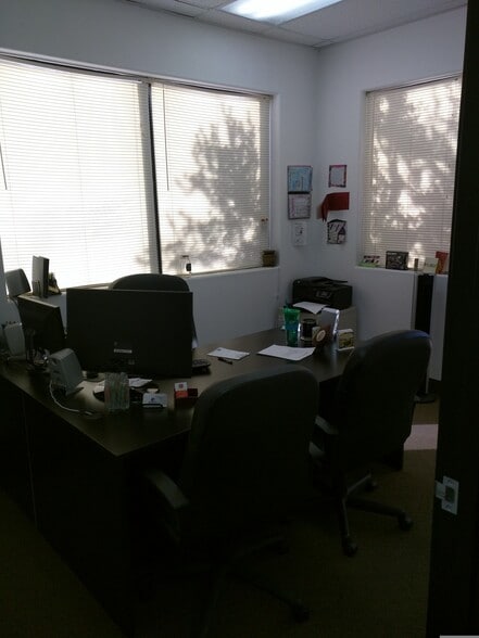 More Photos Of 8867 W Flamingo Rd, Las Vegas Office For Sale