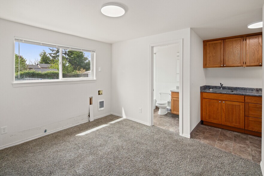 More Photos Of 812 10th St NE, Auburn Apartments For Sale