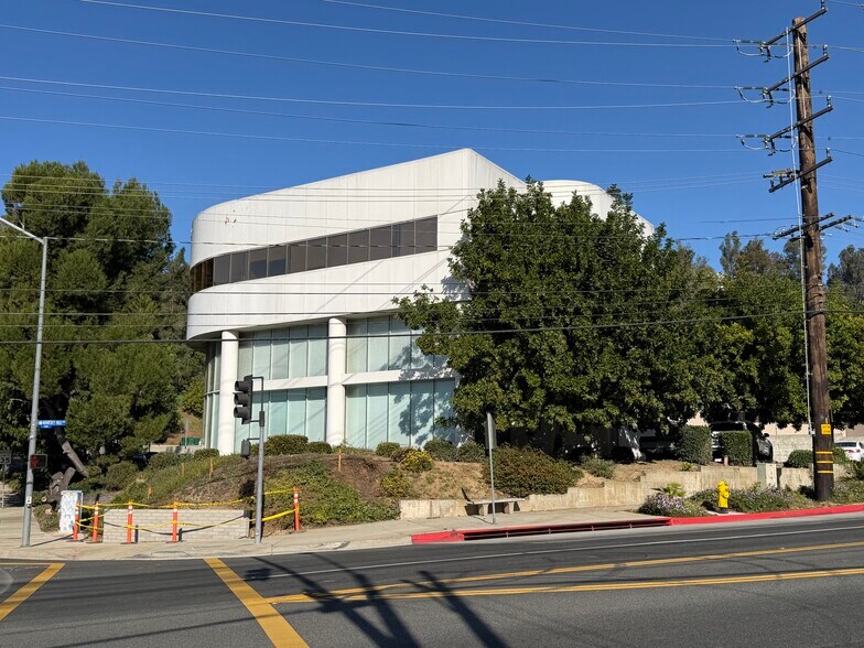 More Photos Of 2501 Davidson Dr, Monterey Park Loft Creative Space For Sale