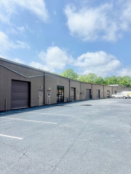 More Photos Of 2300 W Park Place Blvd, Stone Mountain Warehouse For Lease