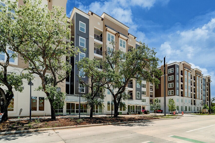 Primary Photo Of 2515 Caroline St, Houston Apartments For Lease