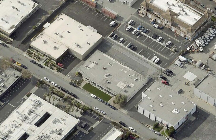 More Photos Of 838 Mitten Rd, Burlingame Flex For Lease