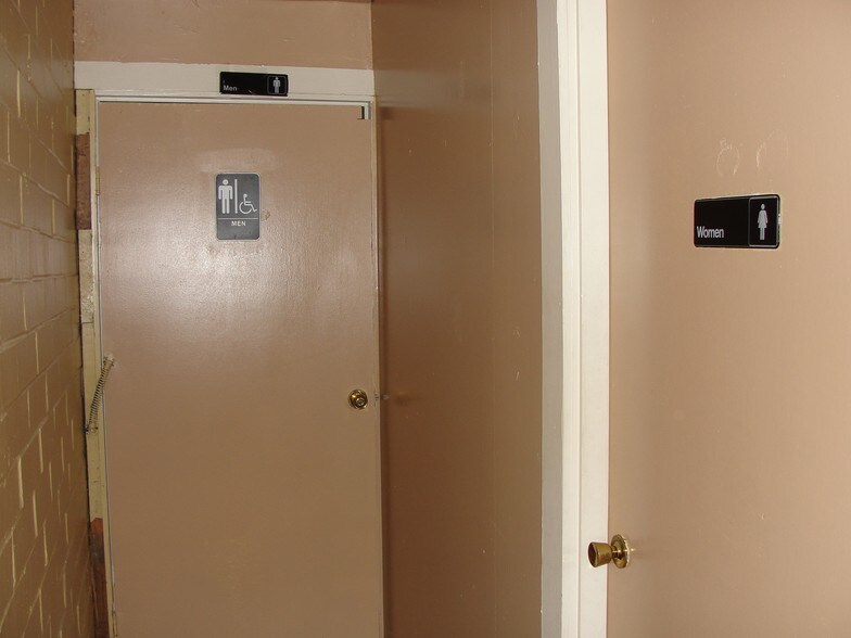 More Photos Of 921 Texas Ave, Texas City Service For Sale