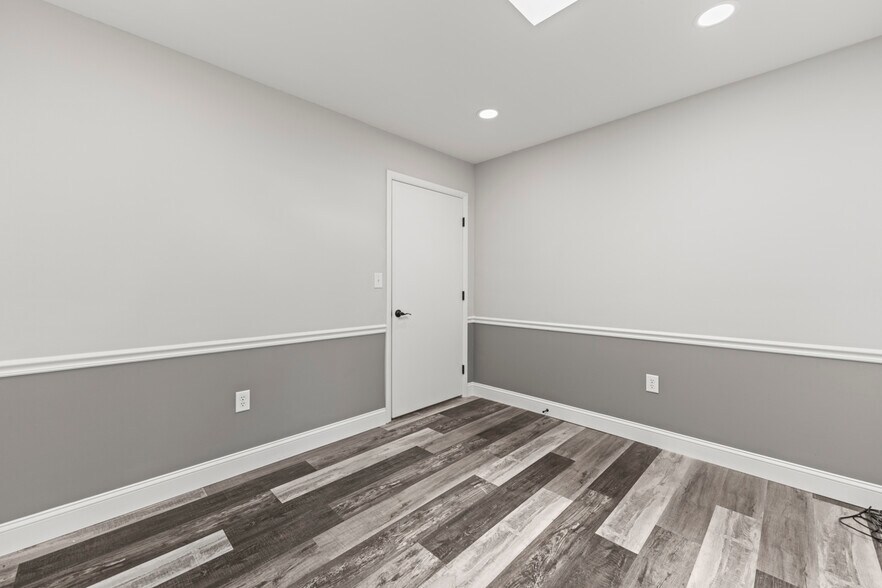 More Photos Of 4371 Charlotte Hwy, Clover Office For Sale