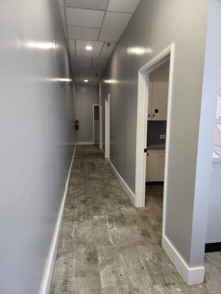 More Photos Of 122-138 W Post Rd, White Plains General Retail For Lease