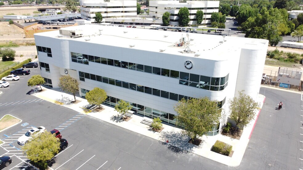 More Photos Of 5101 Office Park Dr, Bakersfield Medical For Lease
