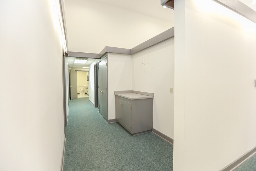 More Photos Of 11835 Canon Blvd, Newport News Office For Lease