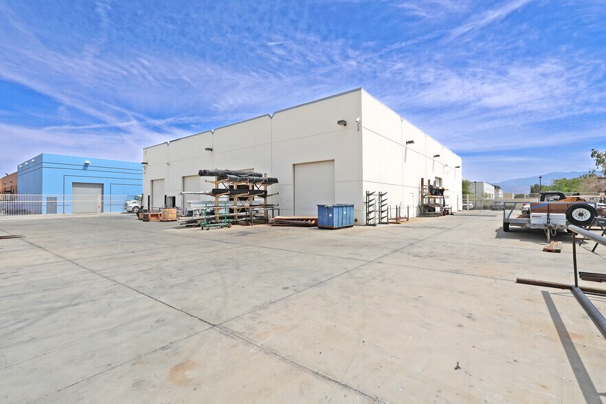 More Photos Of 31065 Plantation Dr, Thousand Palms Warehouse For Sale