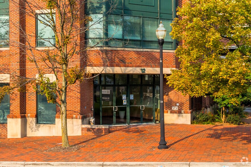 More Photos Of 12 S Summit Ave, Gaithersburg Office For Lease