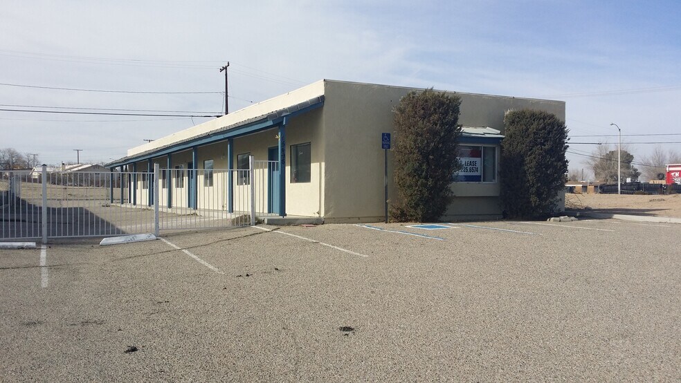 More Photos Of 15498 Village Dr, Victorville Office For Sale