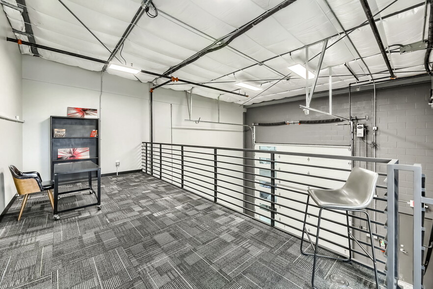 More Photos Of 2100 Double Creek Dr, Round Rock Warehouse For Lease