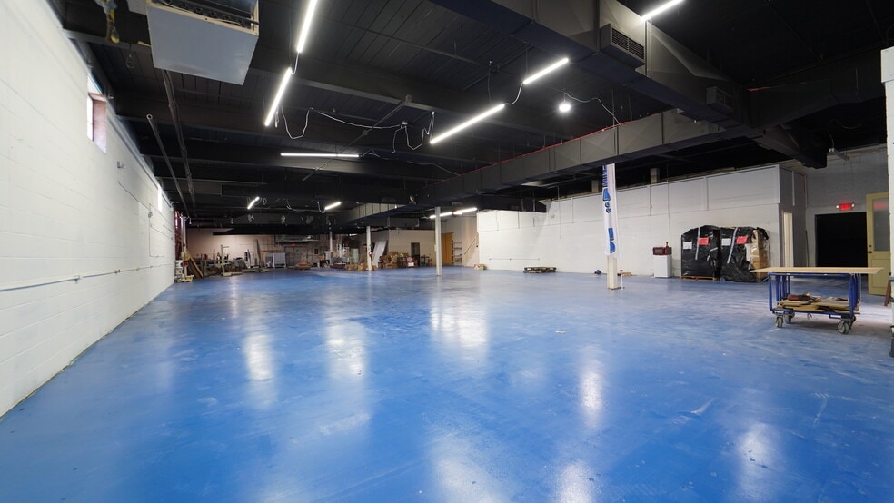 More Photos Of 384 Church St, Concord Flex For Lease