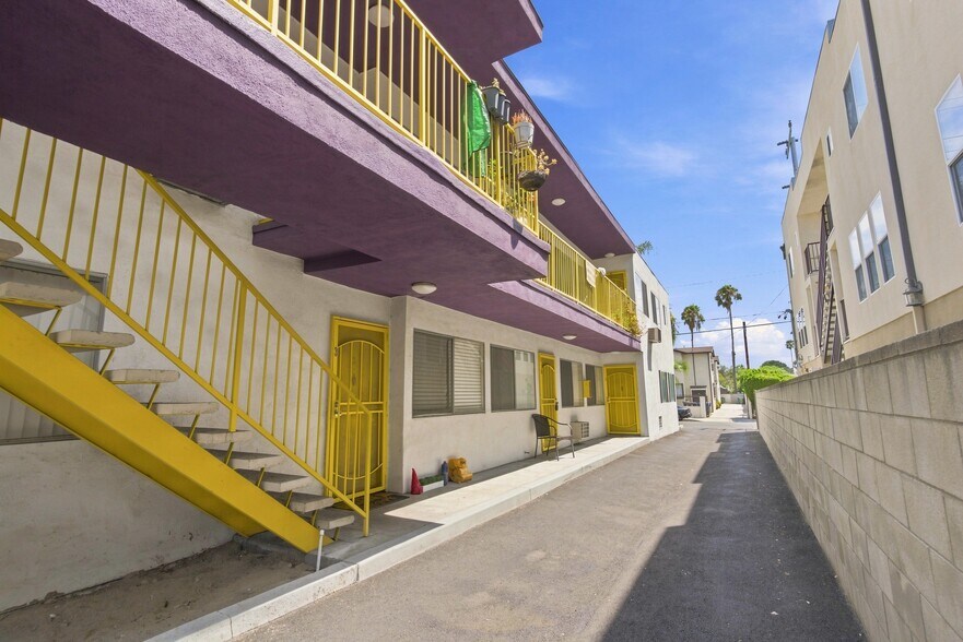 More Photos Of 5327 Auckland Ave, North Hollywood Apartments For Sale