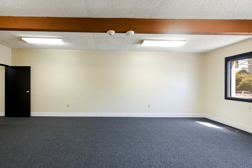 More Photos Of 1111 W Town and Country Rd, Orange Medical For Lease