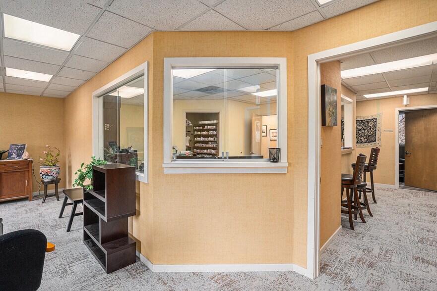 More Photos Of 832 Germantown Pike, Plymouth Meeting Medical For Sale