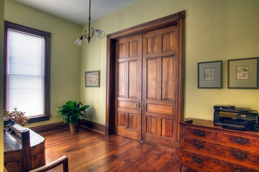 More Photos Of 2509 Thomas Ave, Dallas Freestanding For Lease