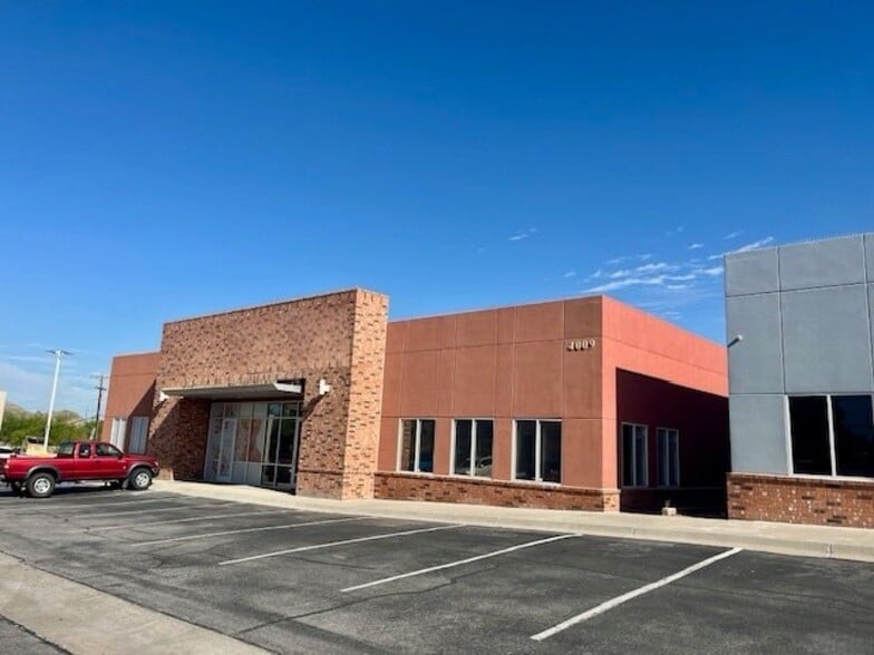 Primary Photo Of 4001-4017 N Mesa St, El Paso Unknown For Lease