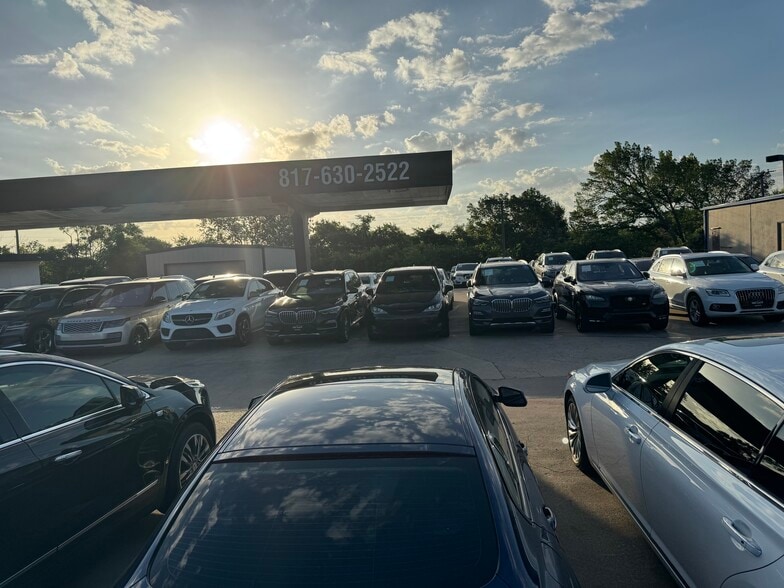 More Photos Of 3001 Alta Mere Dr, Fort Worth Auto Dealership For Lease