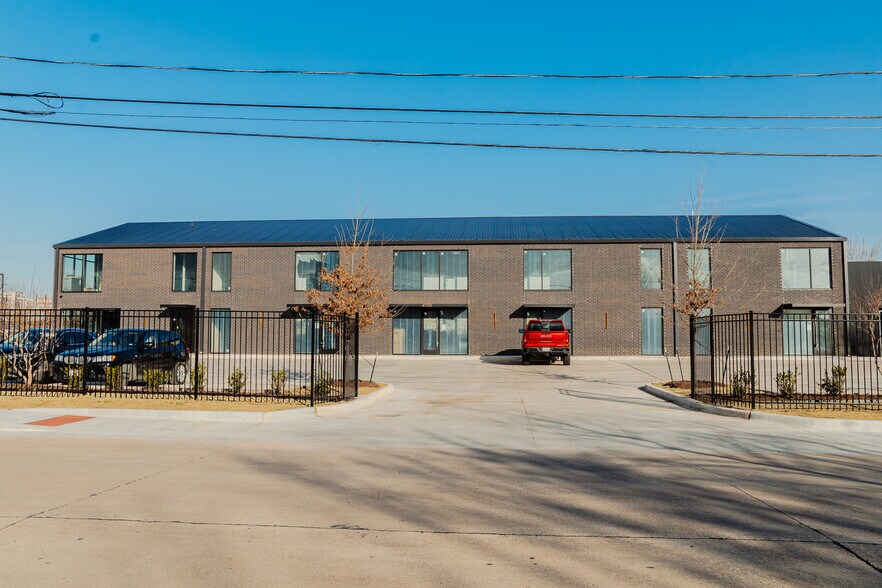 More Photos Of 4750 Iberia Ave, Dallas Office Residential For Sale