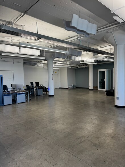 More Photos Of 3130 20th St, San Francisco Loft Creative Space For Lease