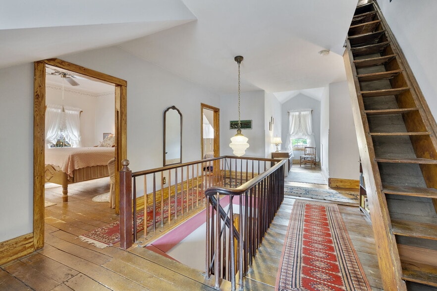 More Photos Of 146 S 3rd St, Ste Genevieve Hospitality For Sale