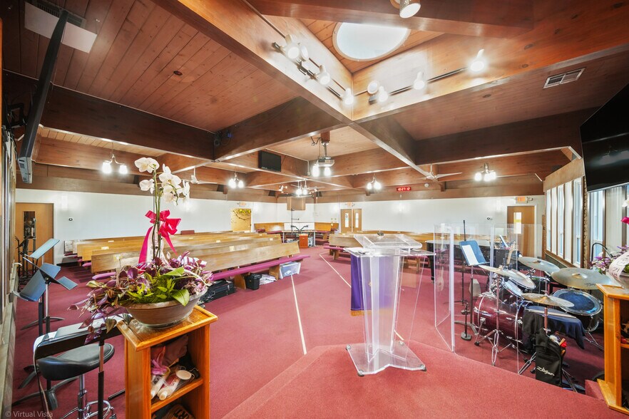 More Photos Of 800 Beau Drive, Des Plaines Religious Facility For Sale