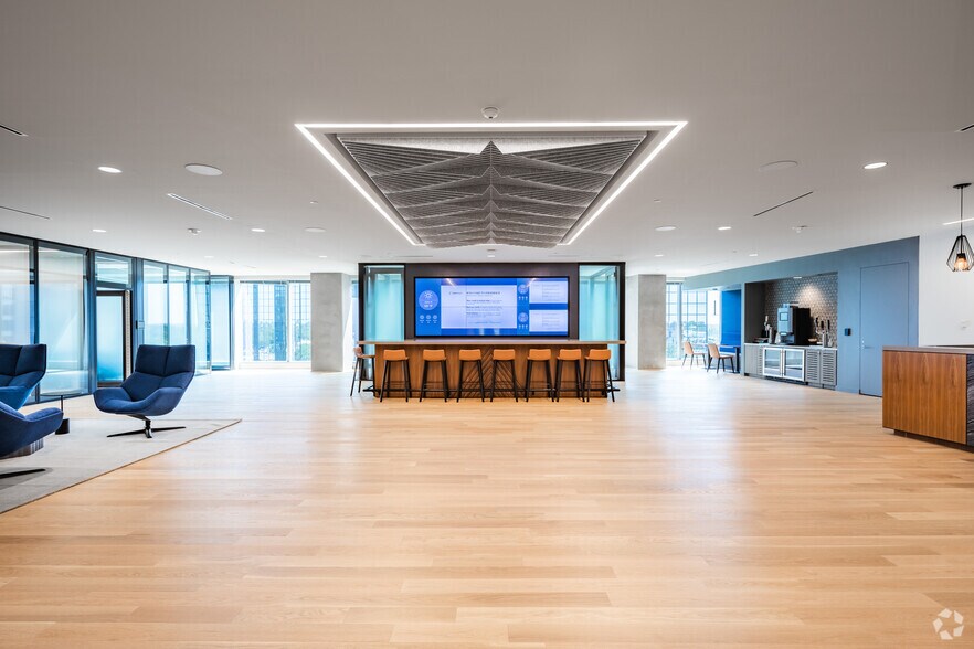 Photo of 17th Floor Ste 1725