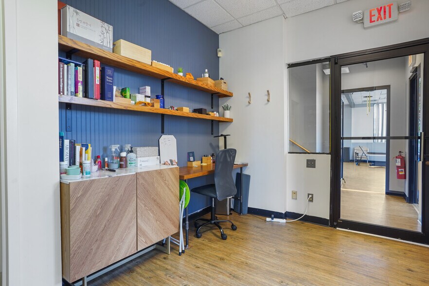 More Photos Of 10 E Willow St, Millburn Office For Lease