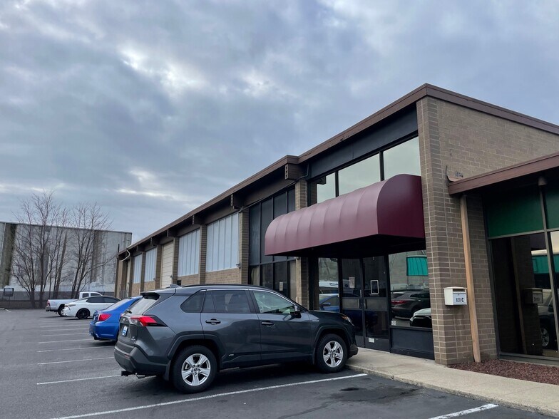 More Photos Of 820 S Central Ave, Medford Freestanding For Lease