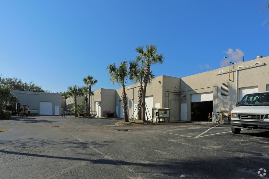 More Photos Of 880 Jupiter Park Dr, Jupiter Light Manufacturing For Sale