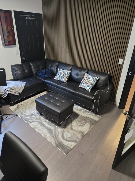 More Photos Of 114 Canfield Pl, Hendersonville Office For Sale