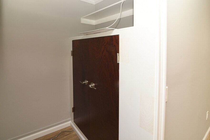 More Photos Of 155 Main St, Brewster Office For Sale